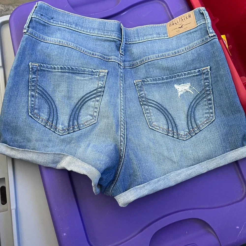 Shorts - Picture 3 of 3